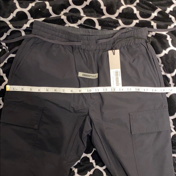 Essentials black nylon cargo pants 🥵 - Picture 10 of 10